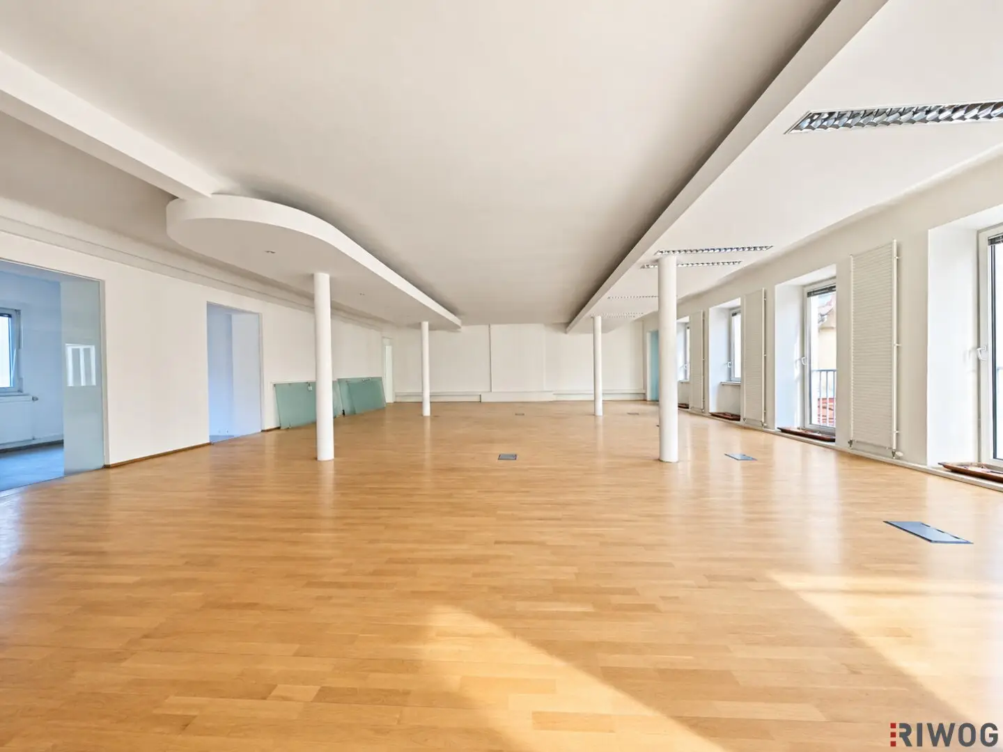 Hofruhelage direkt am Naschmarkt | 252,75m² Büro für Kreative | 135m² frei einteilbarer Raum | unbefristet