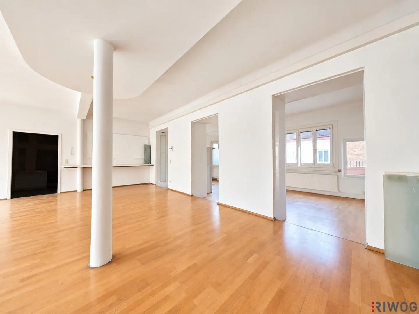 Hofruhelage direkt am Naschmarkt | 252,75m² Büro für Kreative | 135m² frei einteilbarer Raum | unbefristet