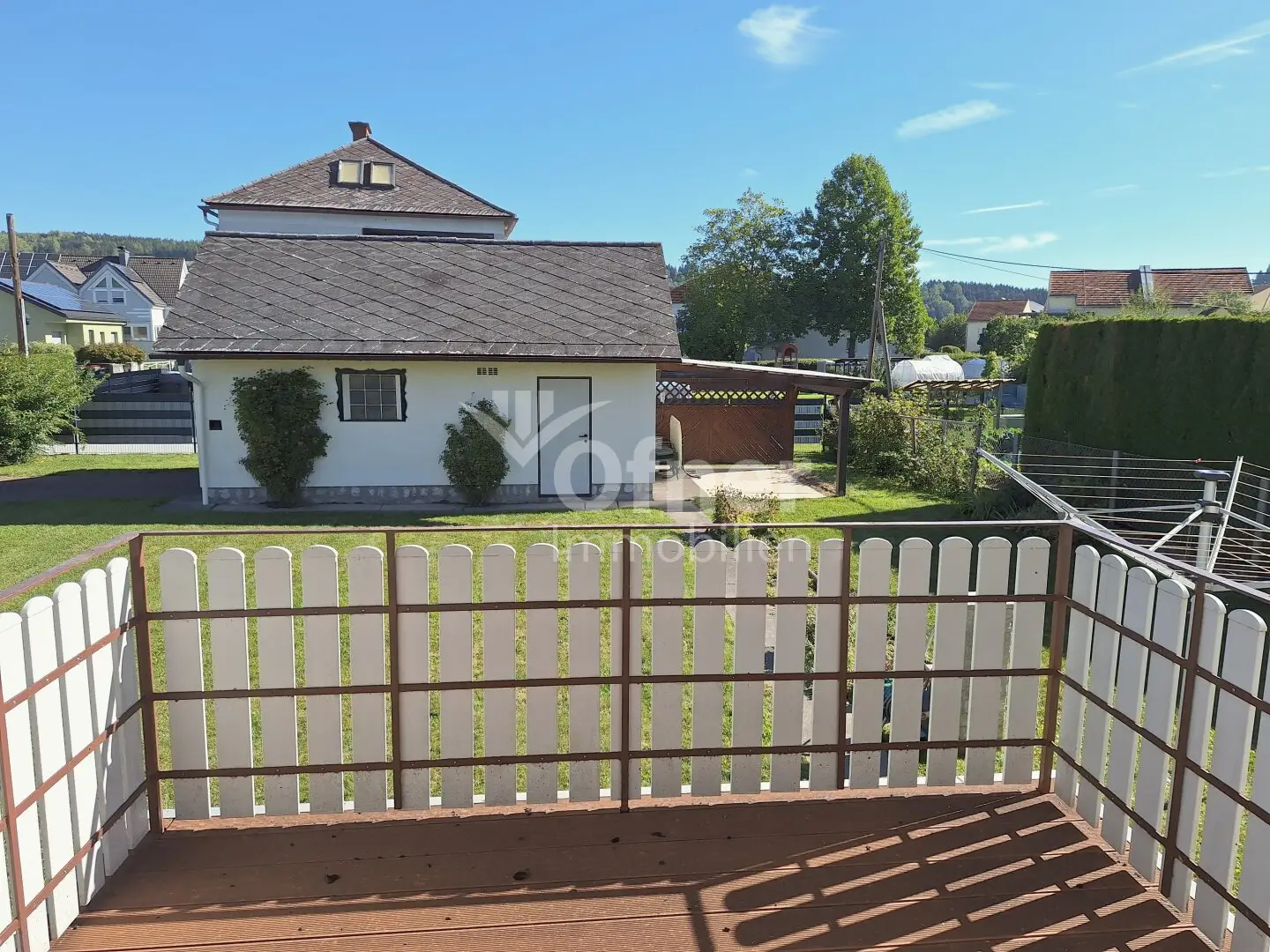 Well-maintained single-family house in central settlement location ready to move in!