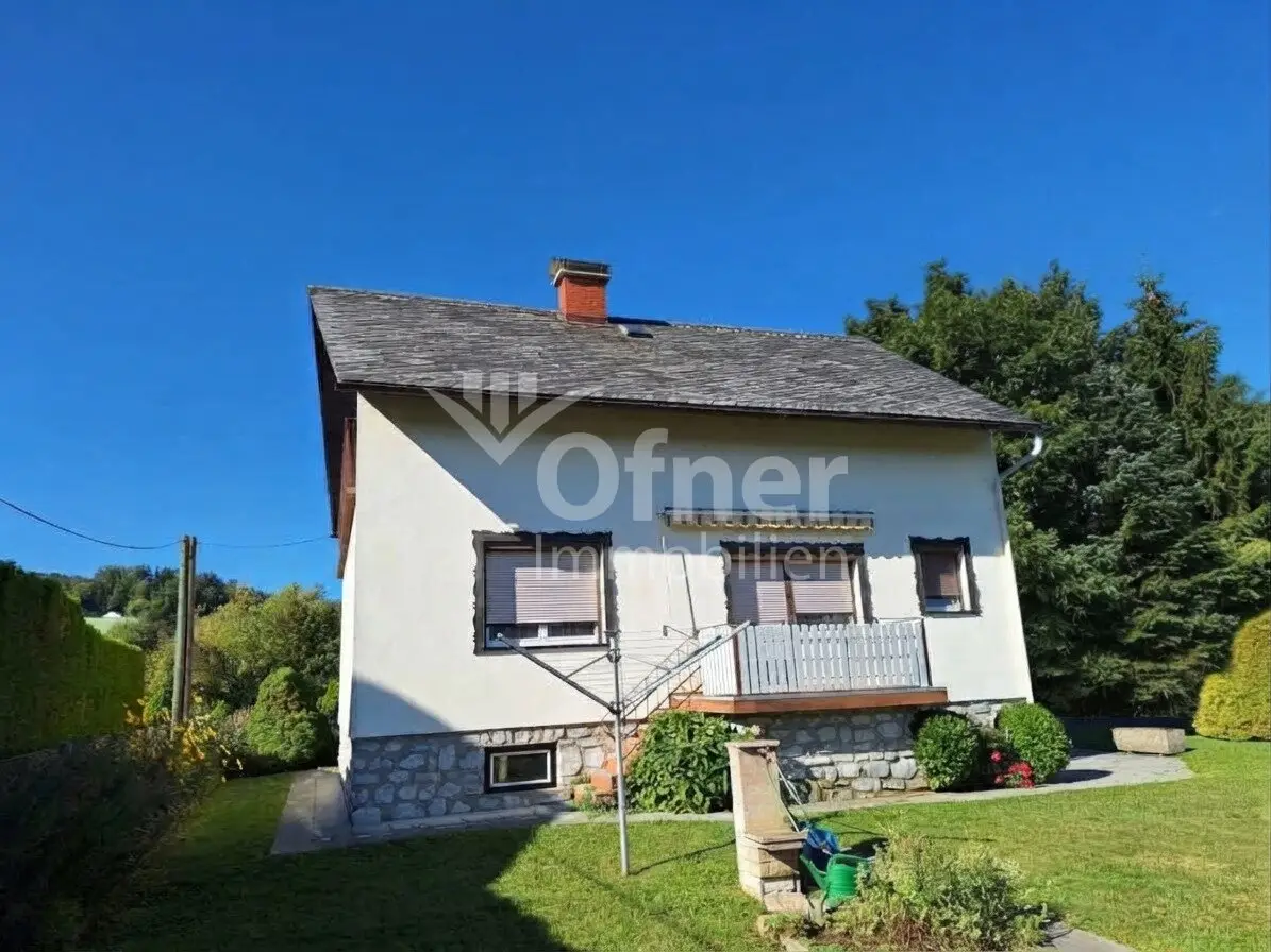 Well-maintained single-family house in central settlement location ready to move in!