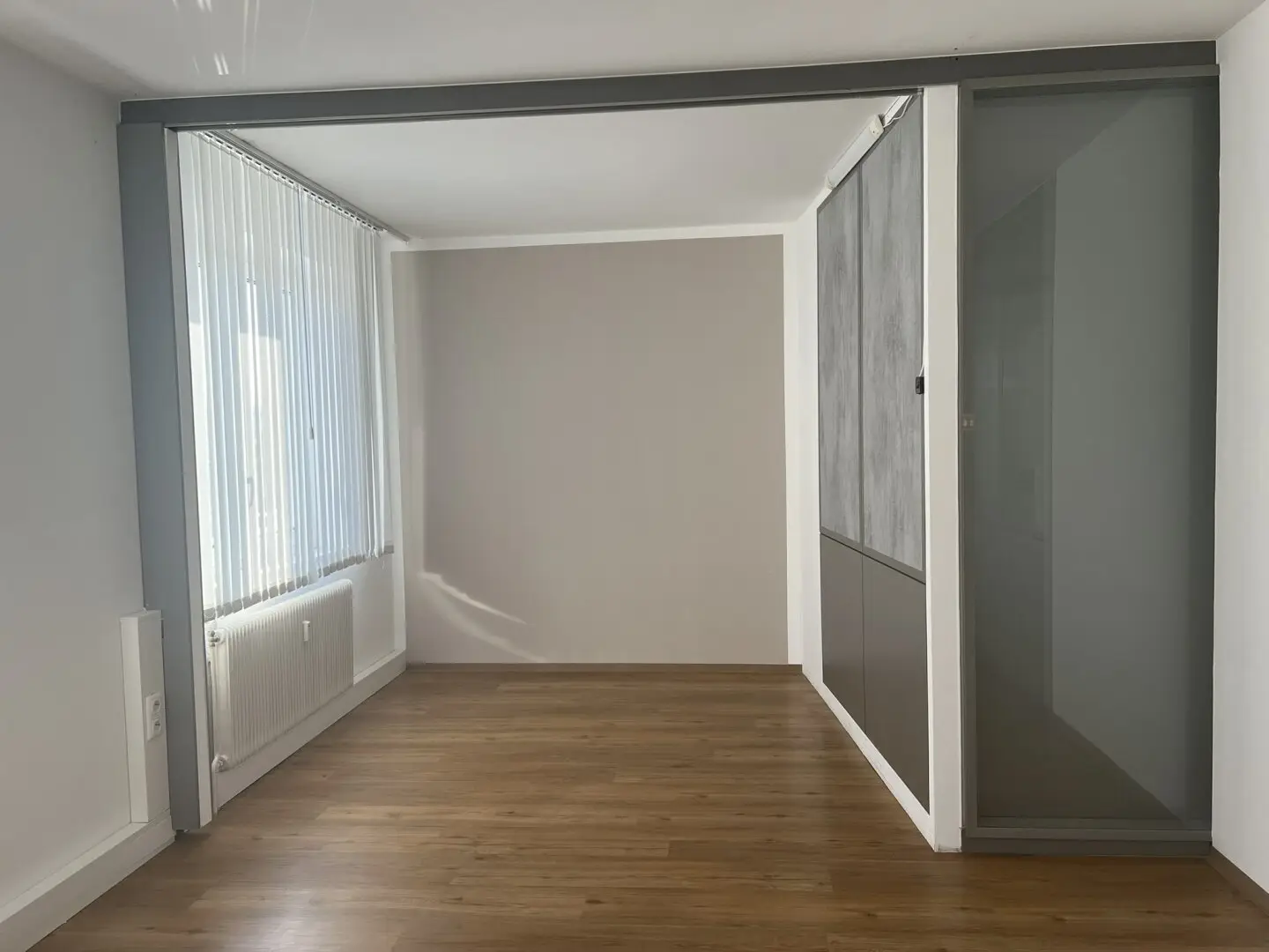 Attractive Office/Practice in Linz – 100m² with Terrace, Parking Space