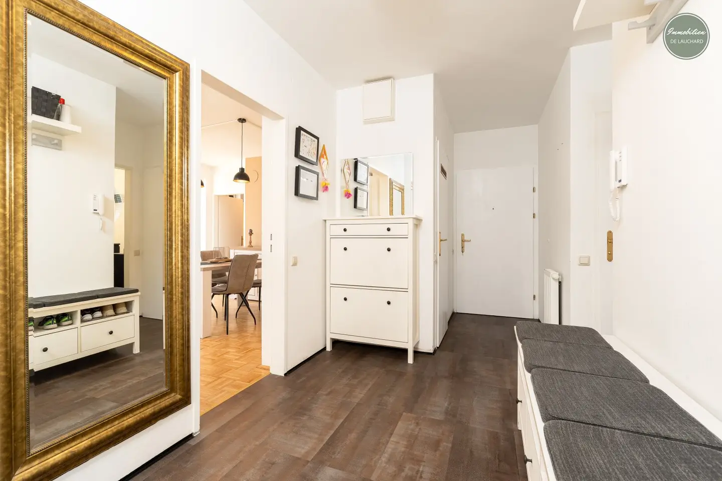 Vorraum Richtung Wohnungstüre