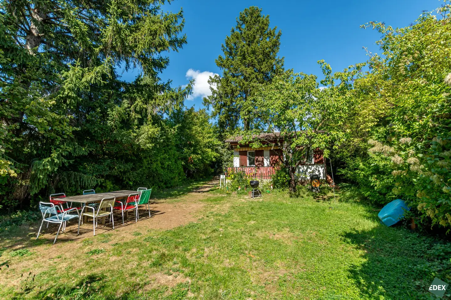 Grünes Paradies am Schafberg in Ruhelage –  Sonniges rund 585 m² großes Grundstück mit herrlichem Ausblick