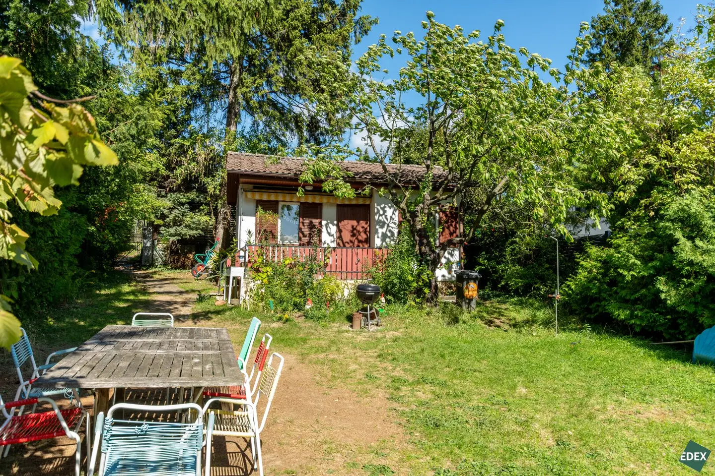 Grünes Paradies am Schafberg in Ruhelage –  Sonniges rund 585 m² großes Grundstück mit herrlichem Ausblick