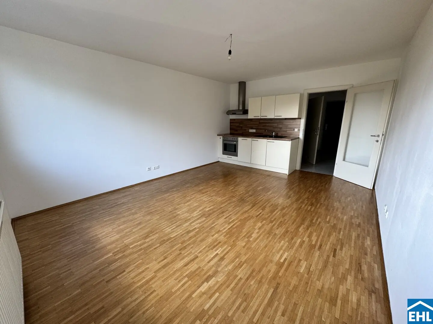 Light-filled 1-room apartment in prime location