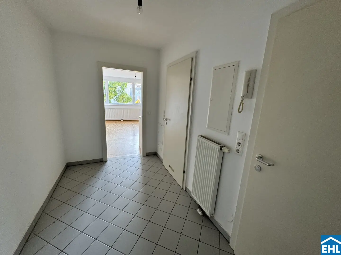 Light-filled 1-room apartment in prime location