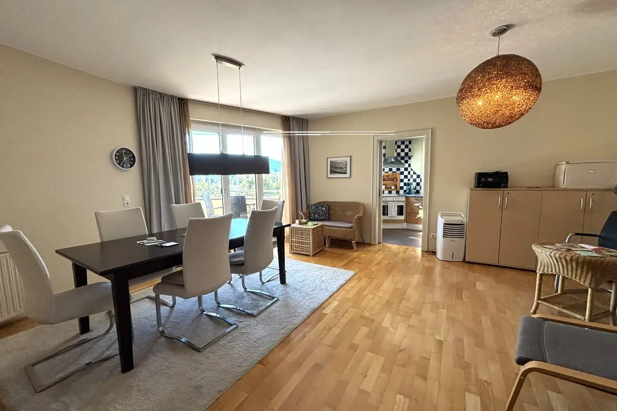 Dreamlike 4-room apartment with lake view in prime location of Gmunden