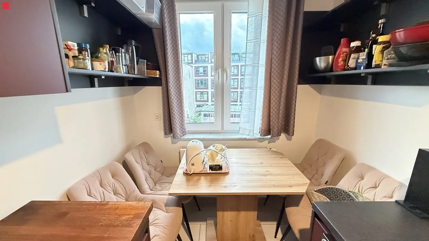 Top-saniert mit Balkon – U-Bahn-Nähe, 1120 Wien
