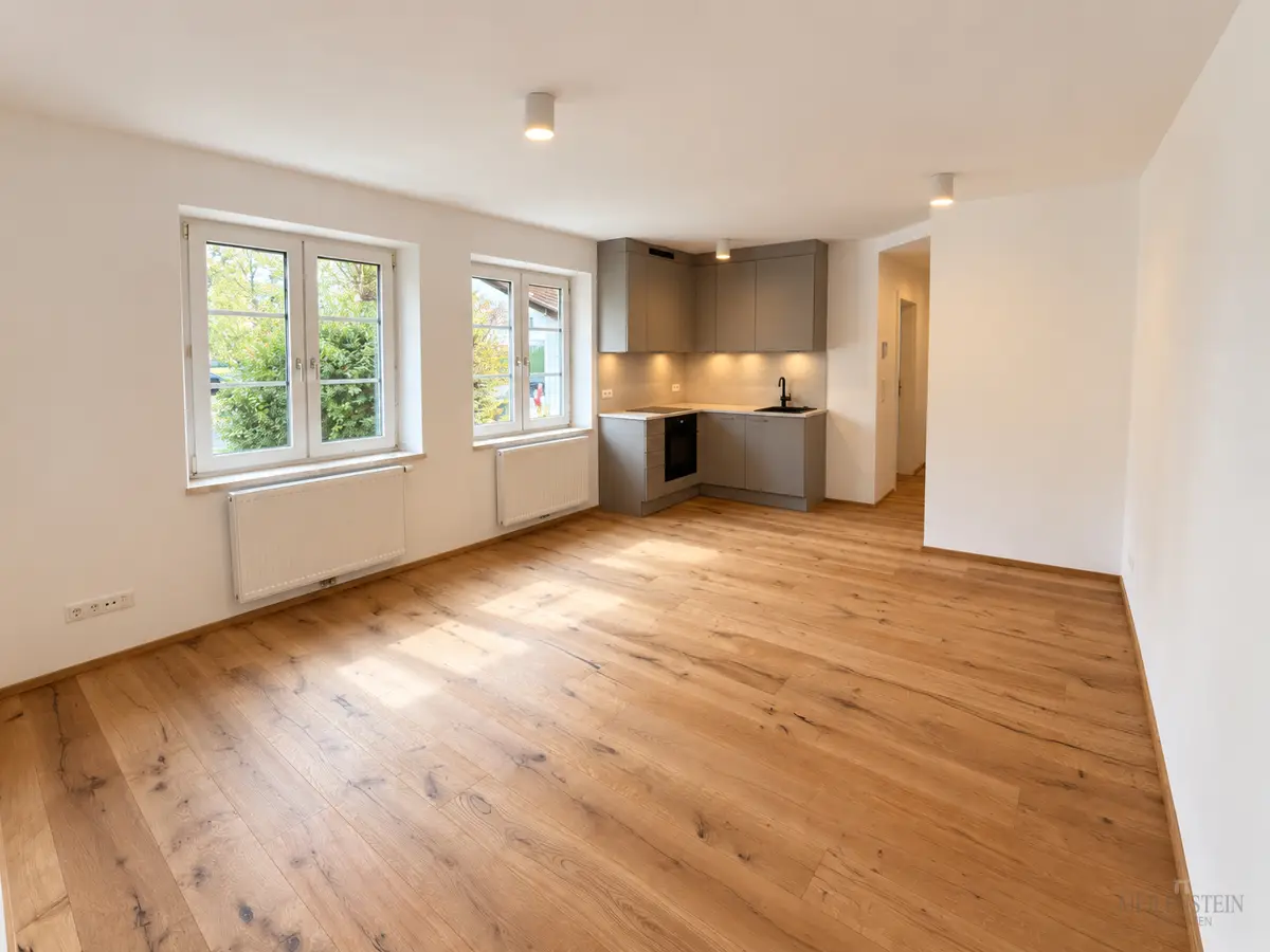 Sunny apartment with new fitted kitchen