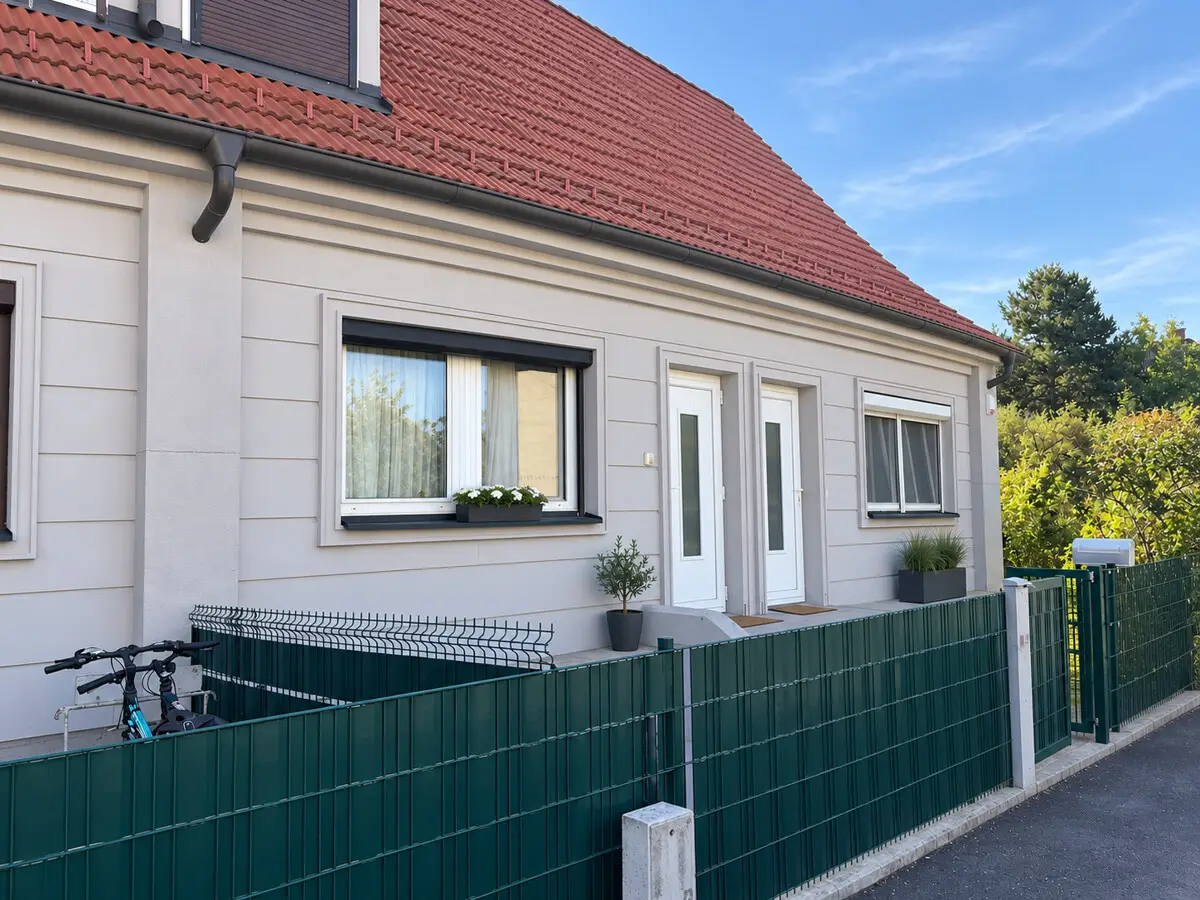 Modernisiert mit privatem Garten Wohnung