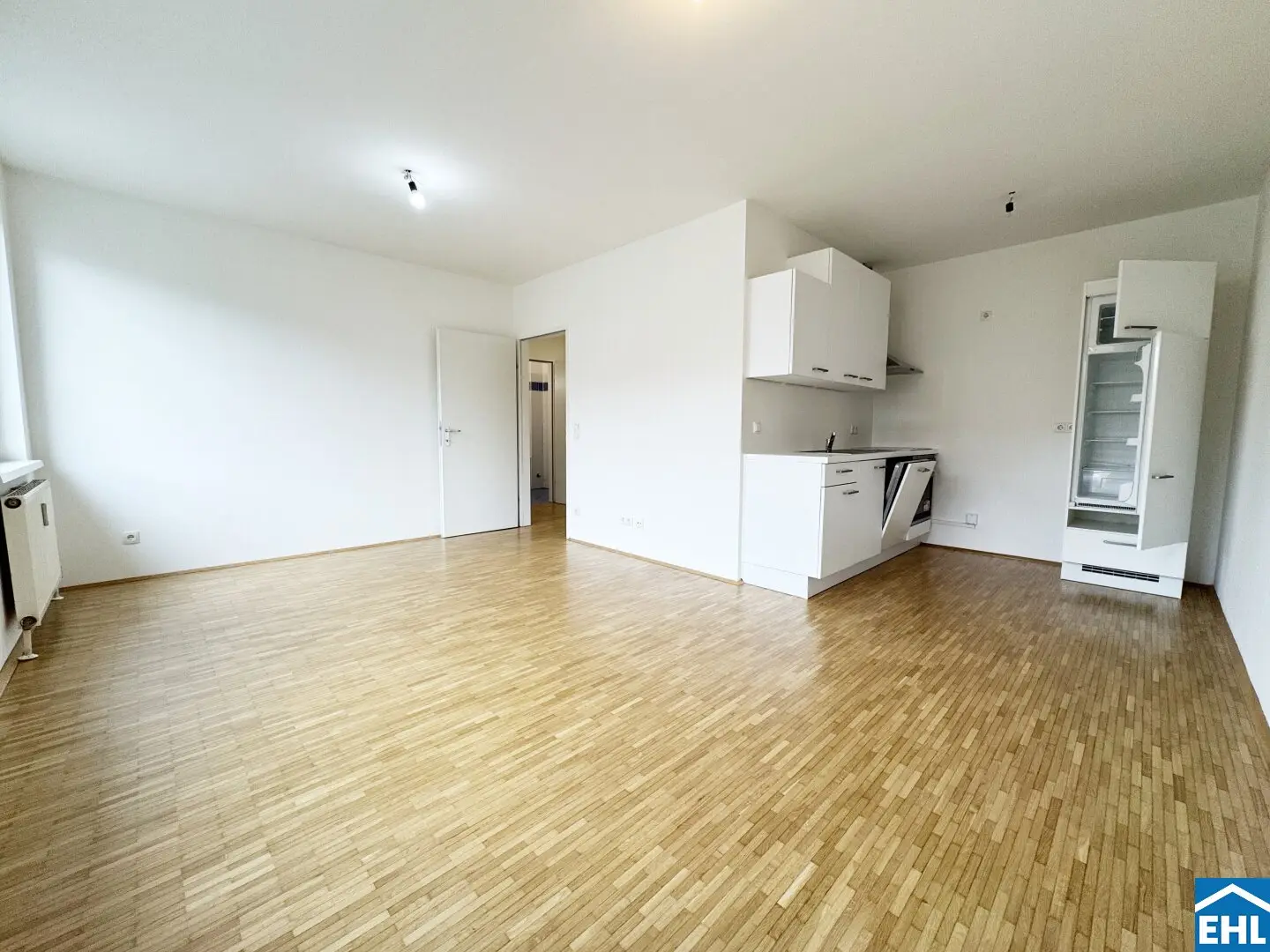 Bright 3-room apartment in prime location!