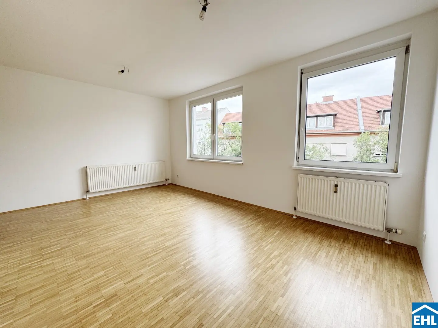 Bright 3-room apartment in prime location!