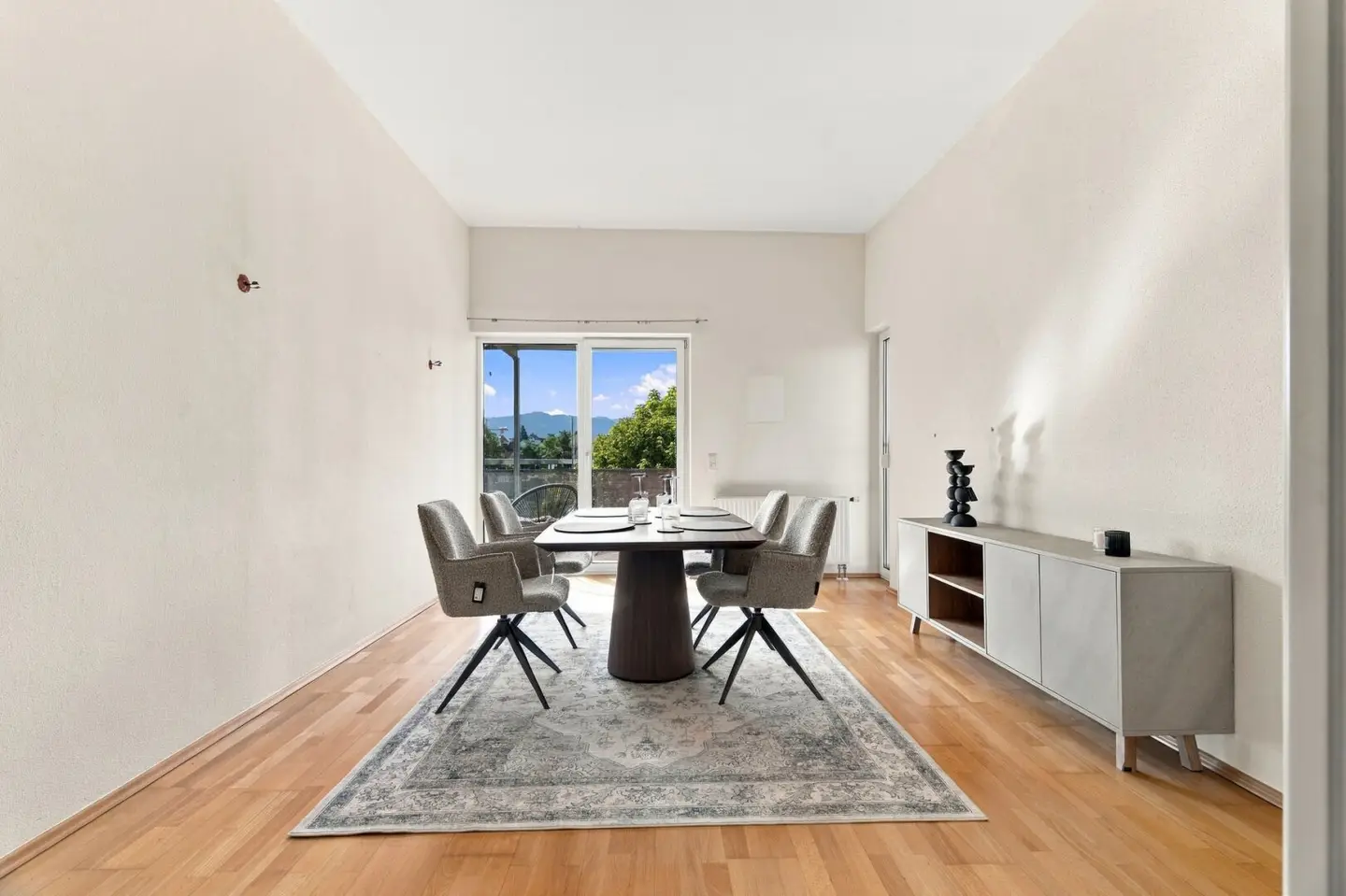 Beautiful 3-room apartment with balcony and underground car park in Bregenz