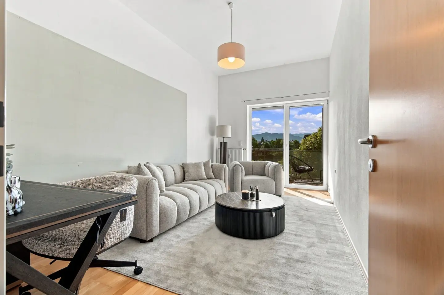 Beautiful 3-room apartment with balcony and underground car park in Bregenz