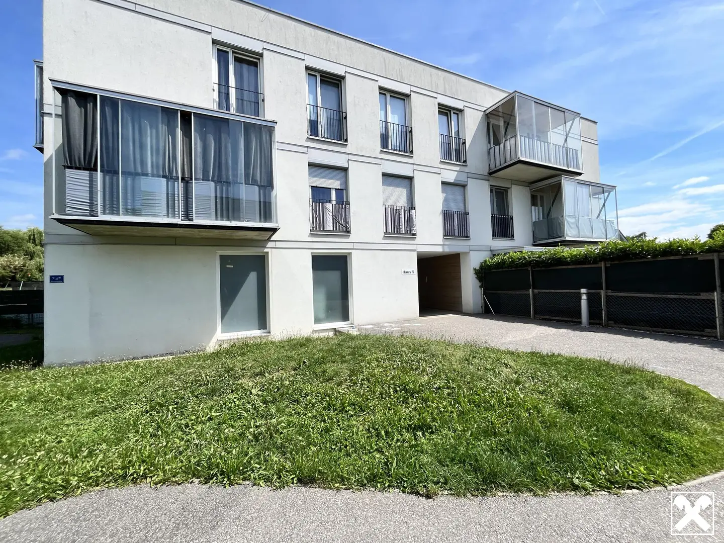 Helle Wohnung mit Lift und Tiefgaragenstellplatz