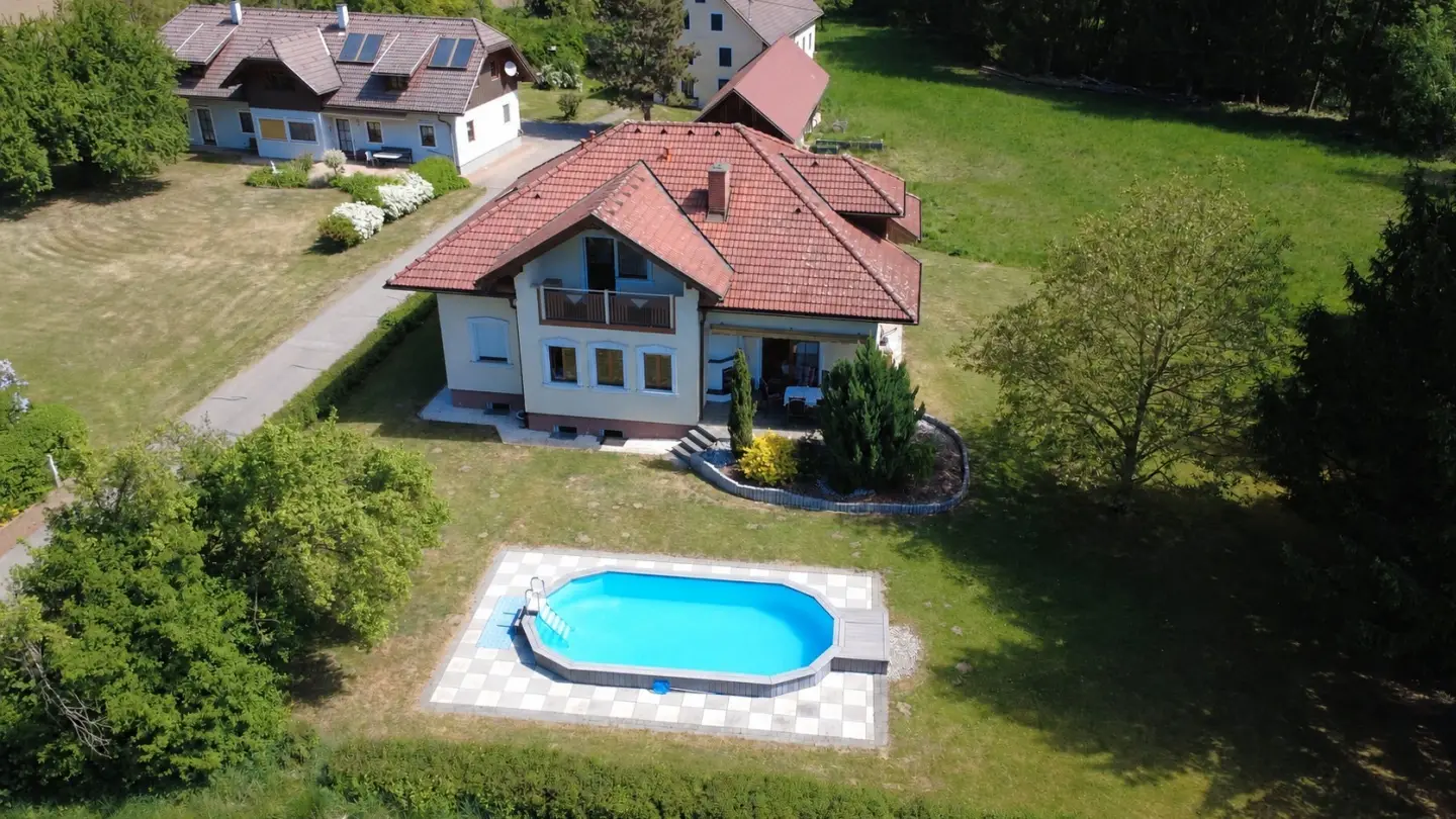 Spacious apartment in green surroundings with pool