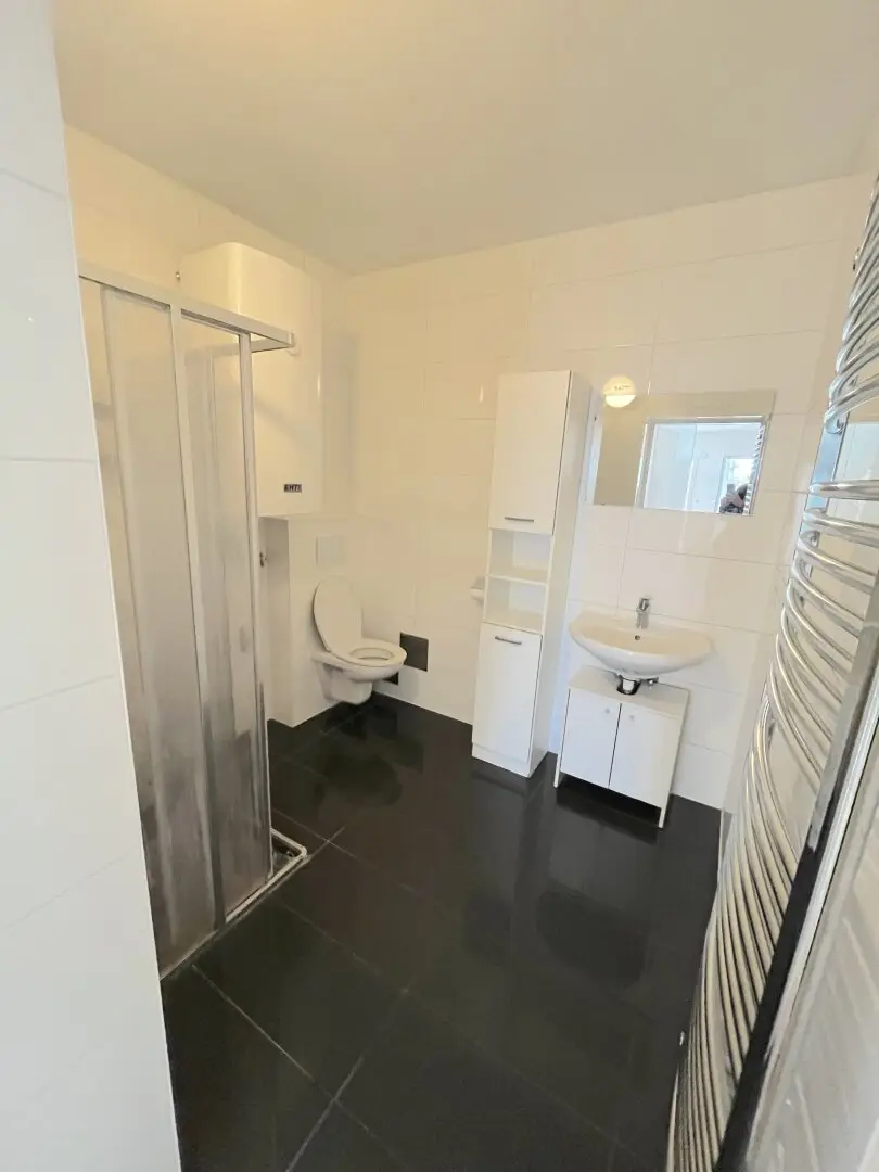 Spacious 4-room apartment with garden, terrace and winter garden