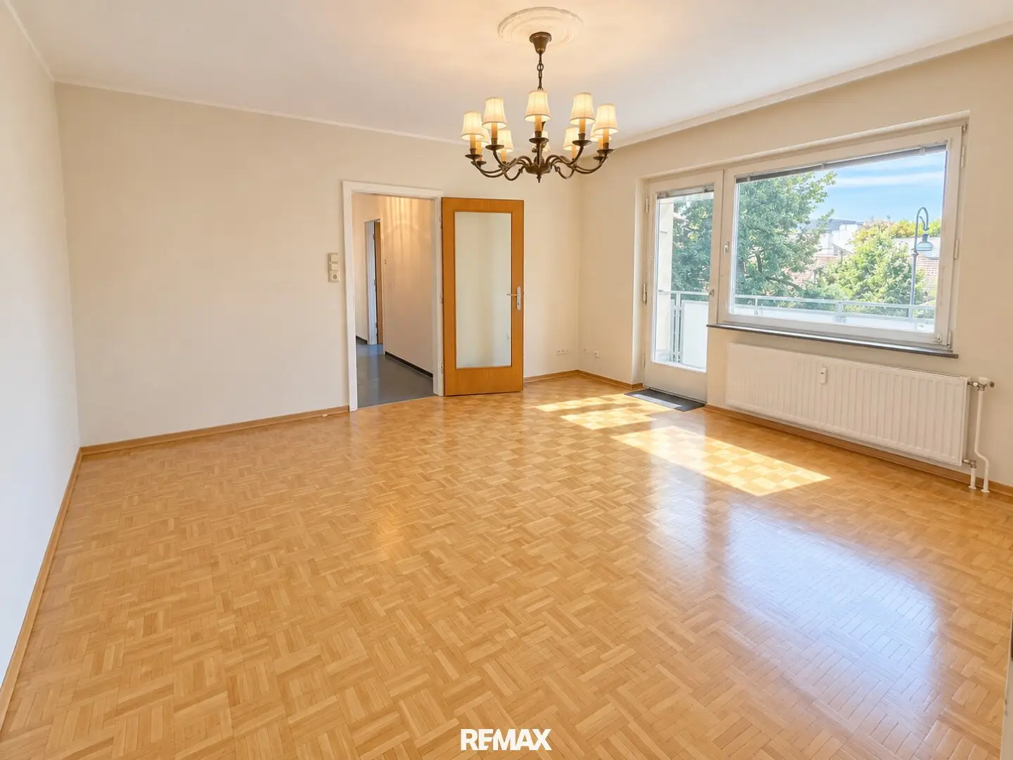 Central living dream with potential