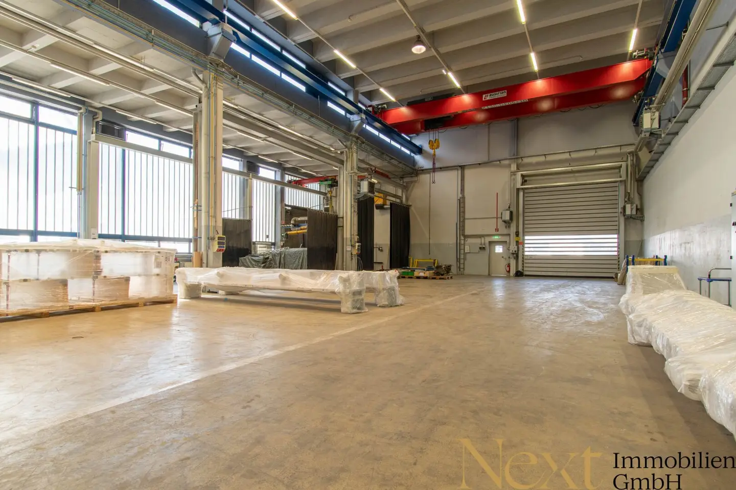 Entwicklungsliegenschaft mit Lagerhalle samt Krananlagen und Büroflächen in Linz zu kaufen!
