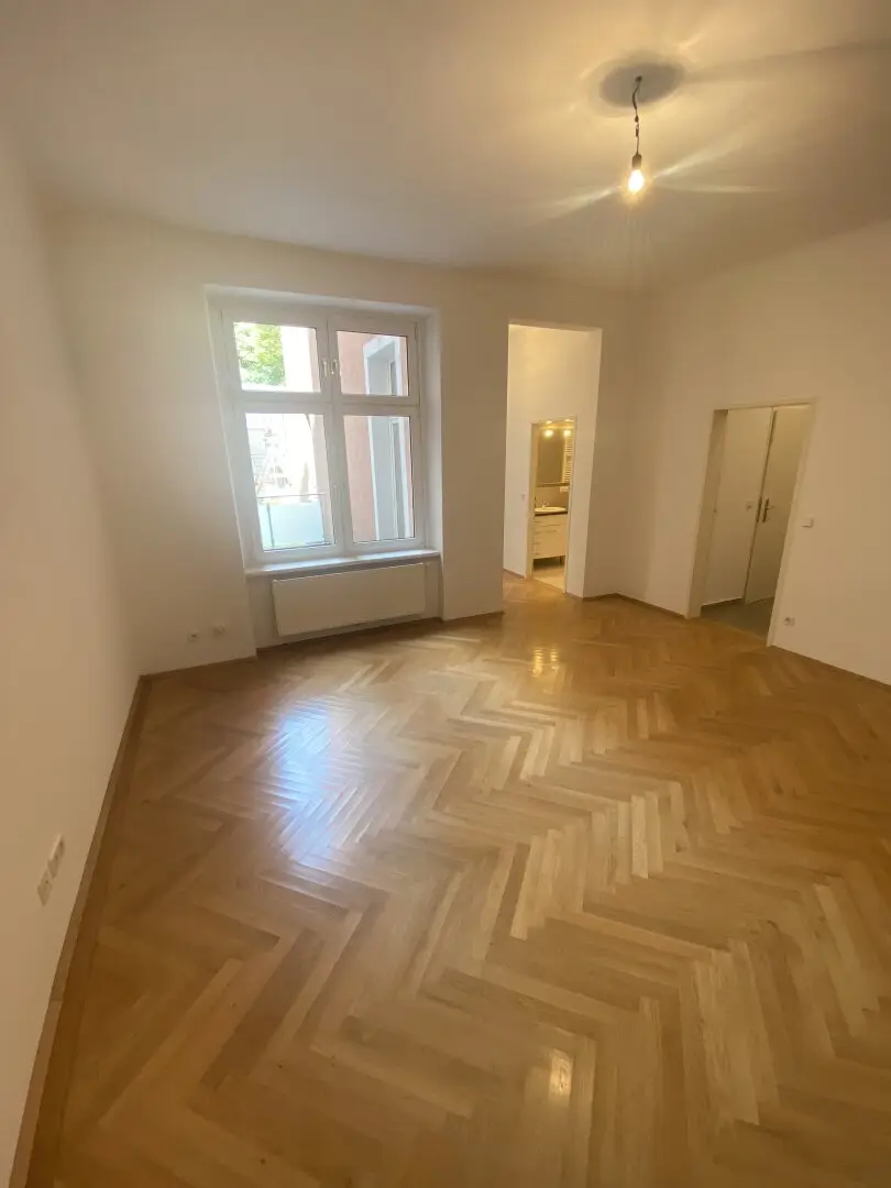 High-quality 2-room apartment with terrace and garden - close to the center
