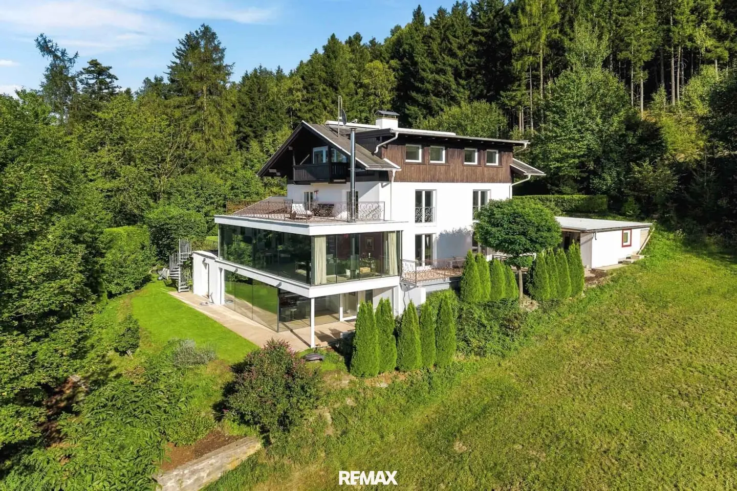 Dream villa in unique secluded location with breathtaking panoramic view