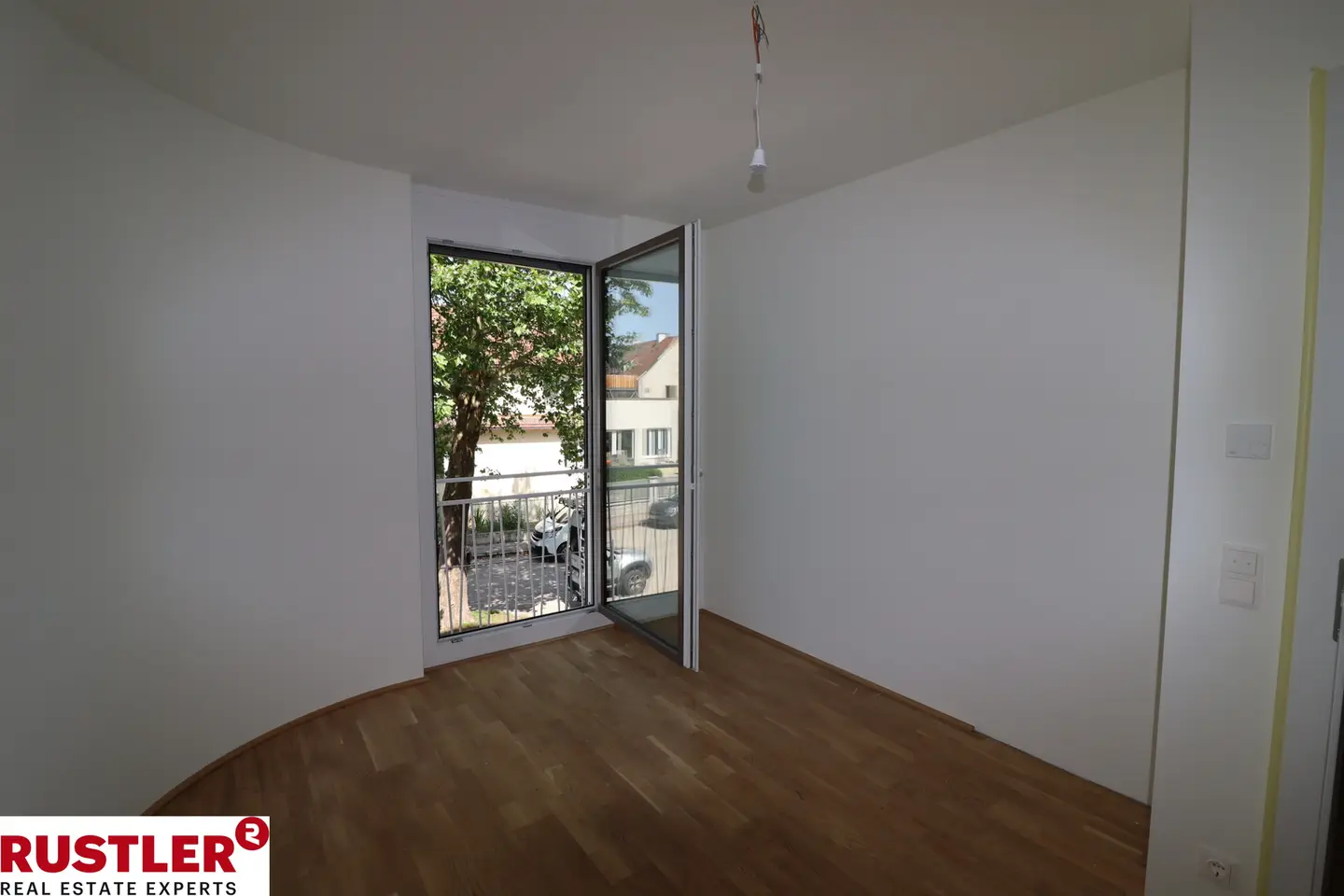 Bright Neubauwohnung directly by the Traisen