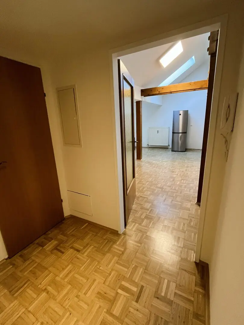 Helle 3-Zimmer-Galeriewohnung in Uni-Nähe