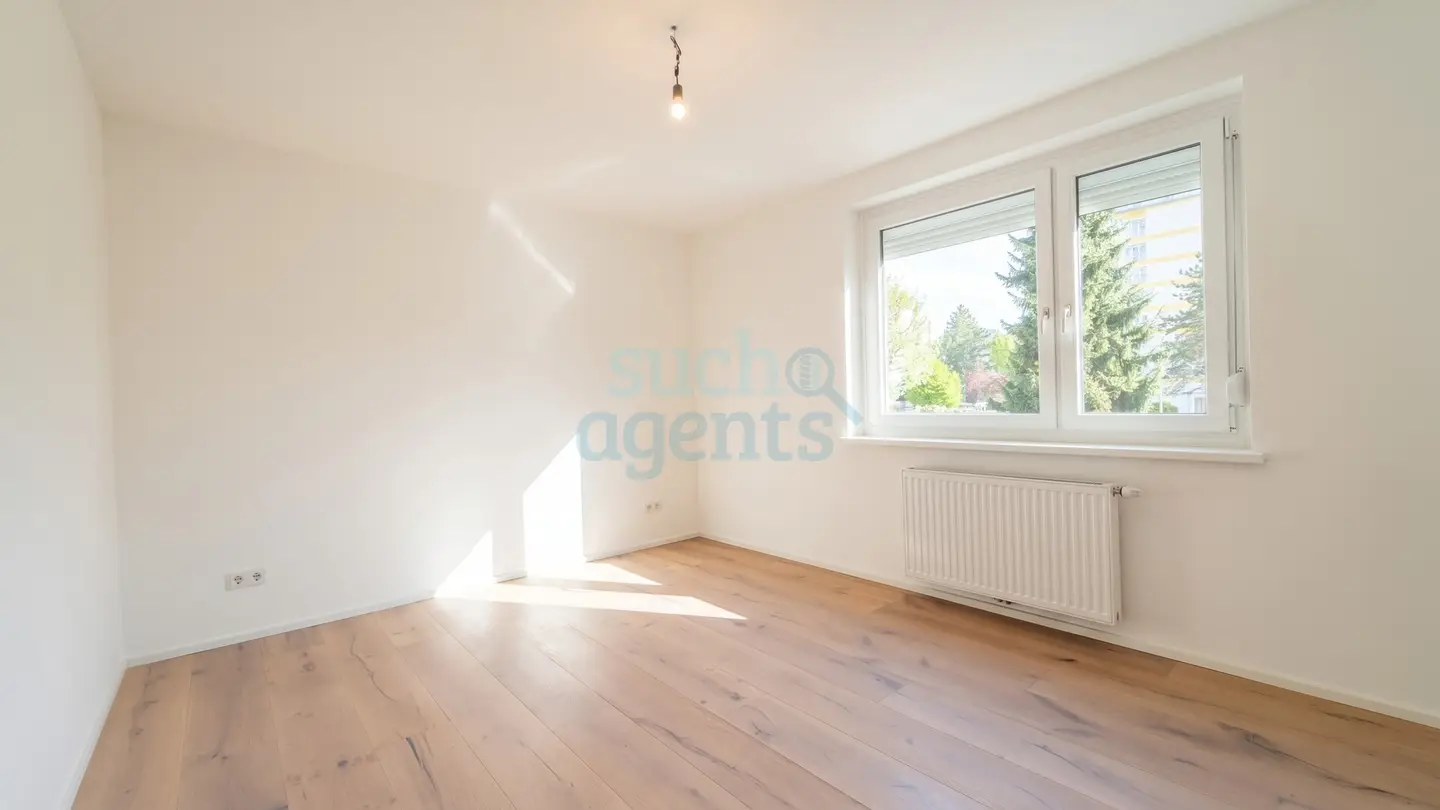 Erstbezug mit Wintergarten, umfassend sanierte Wohnung mit Gestaltungsfreiheit