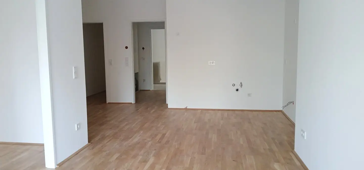 NEUBAU - Top 10 - Wunderschöne 2 Zimmerwohnung mit großem Balkon und eigenem Tiefgaragenplatz