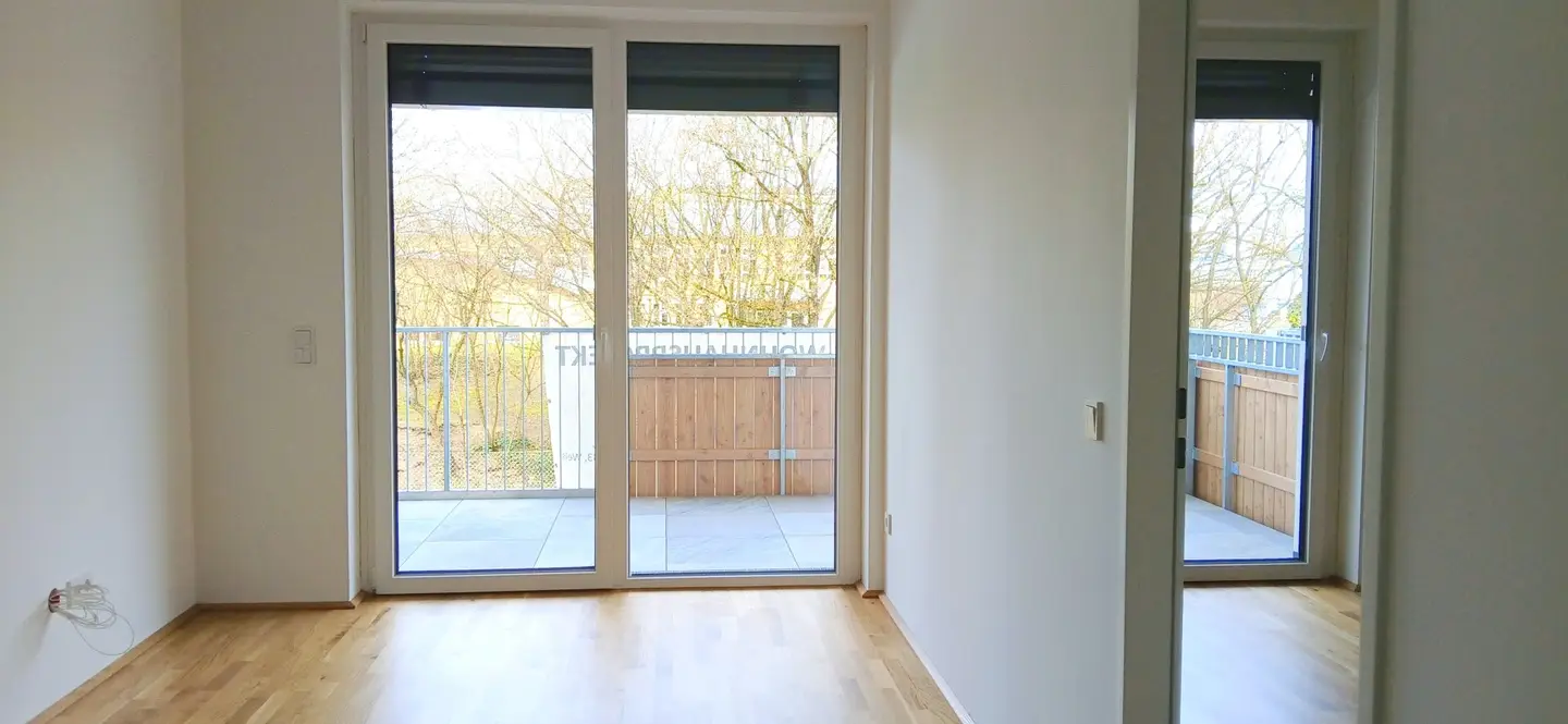 NEUBAU - Top 10 - Wunderschöne 2 Zimmerwohnung mit großem Balkon und eigenem Tiefgaragenplatz