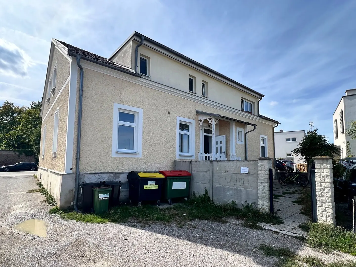 Kleines Zinshaus mit Wohn- und Gewerbeeinheiten in Mödling – ca. 5,18 % Rendite