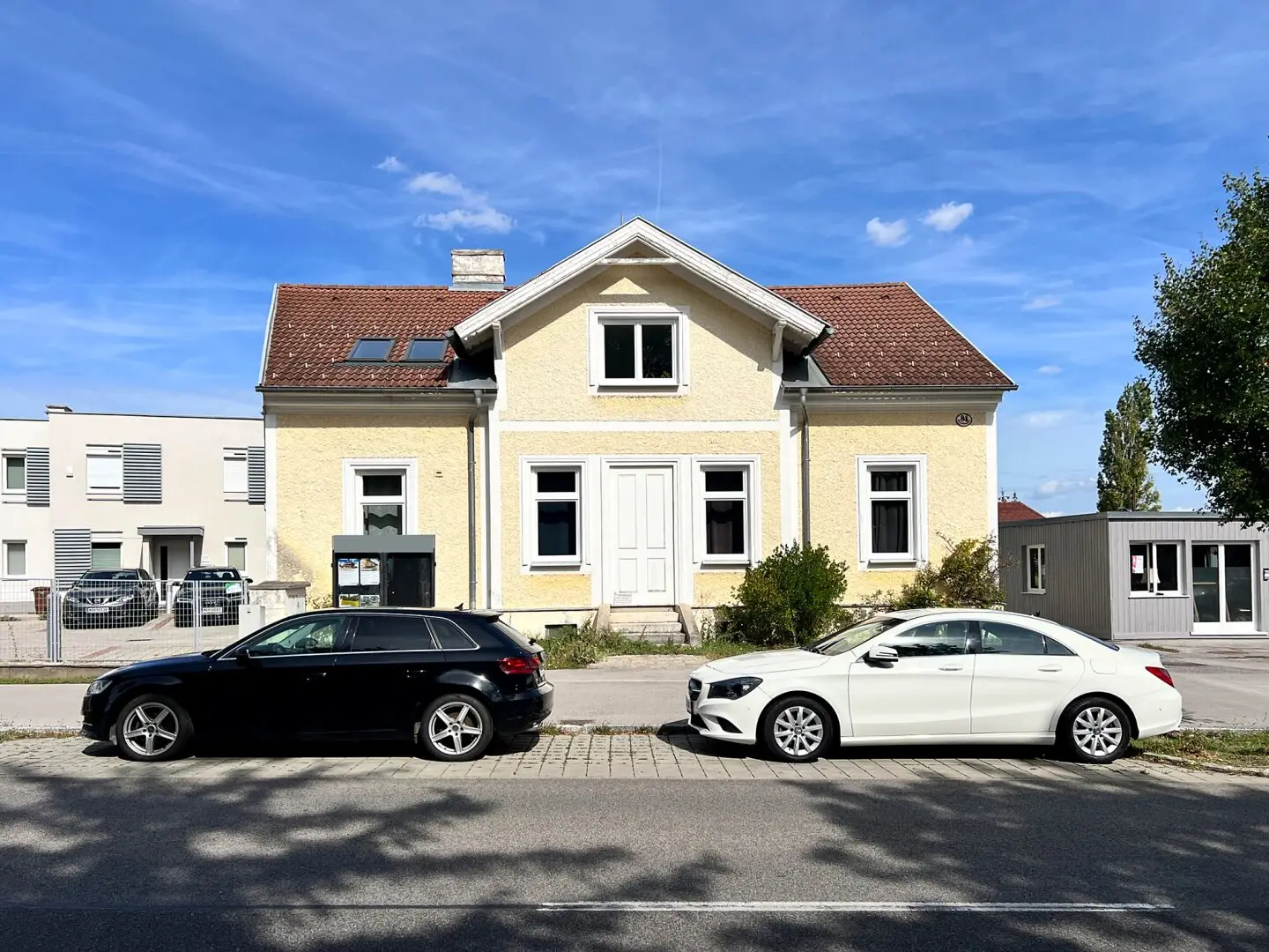 Kleines Zinshaus mit Wohn- und Gewerbeeinheiten in Mödling – ca. 5,18 % Rendite