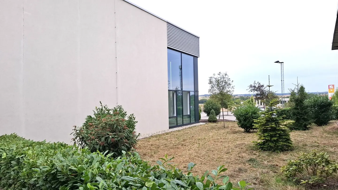 Most modern office premises in the commercial area