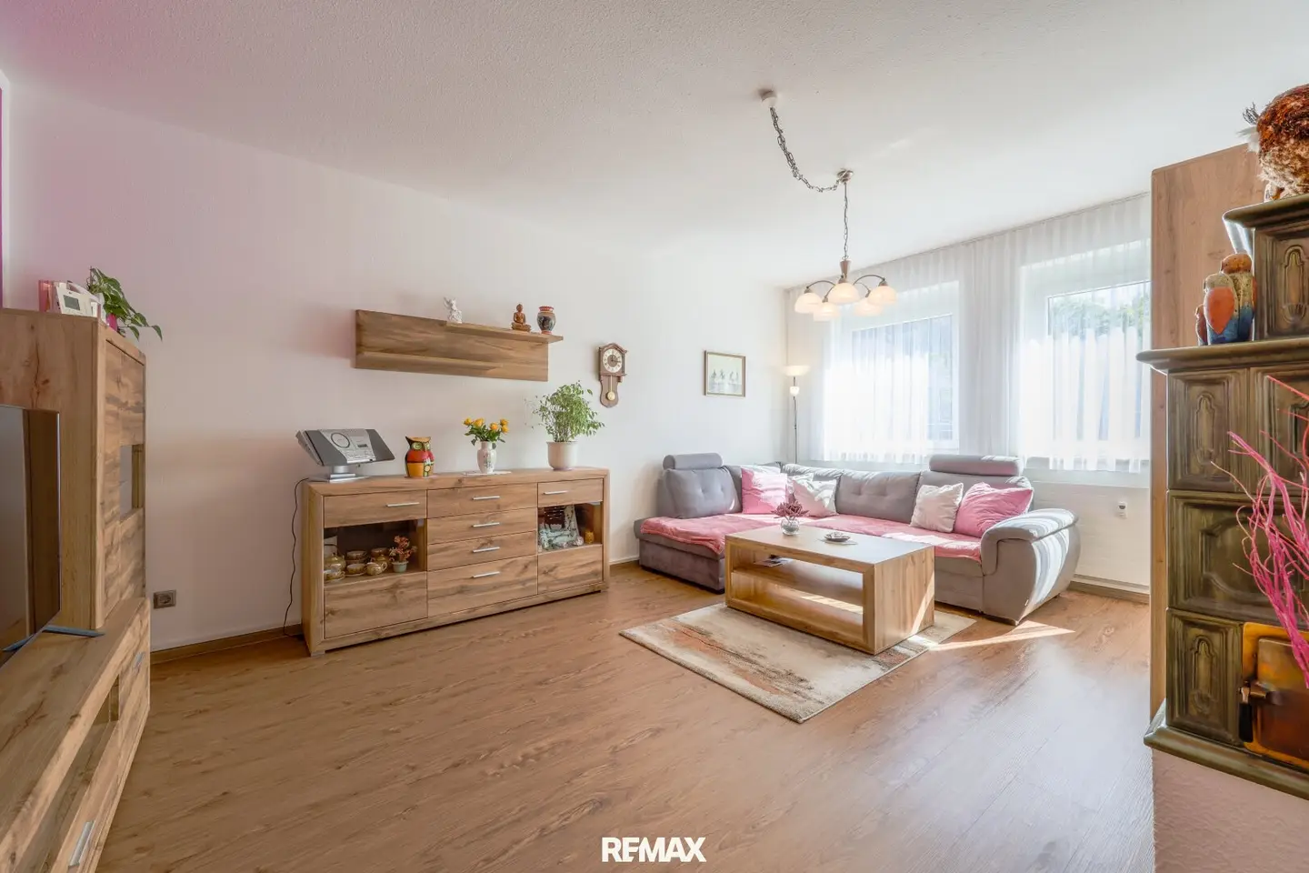 Großzügiges Wohnen mit Freizeitwert - Wohnung mit Loggia, Garage & Carport nahe Ski-Galsterberg