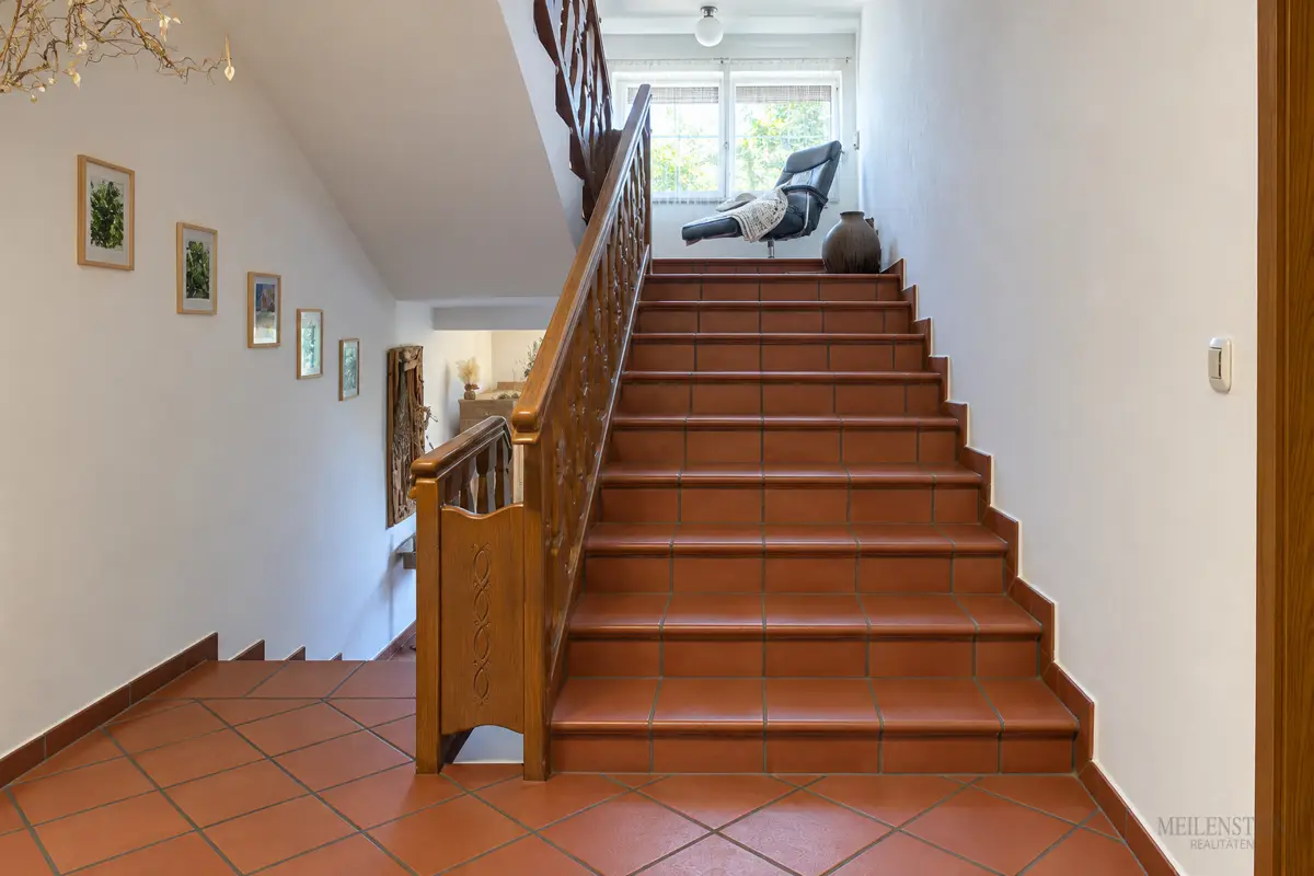 Apartment with private garden and spacious terrace