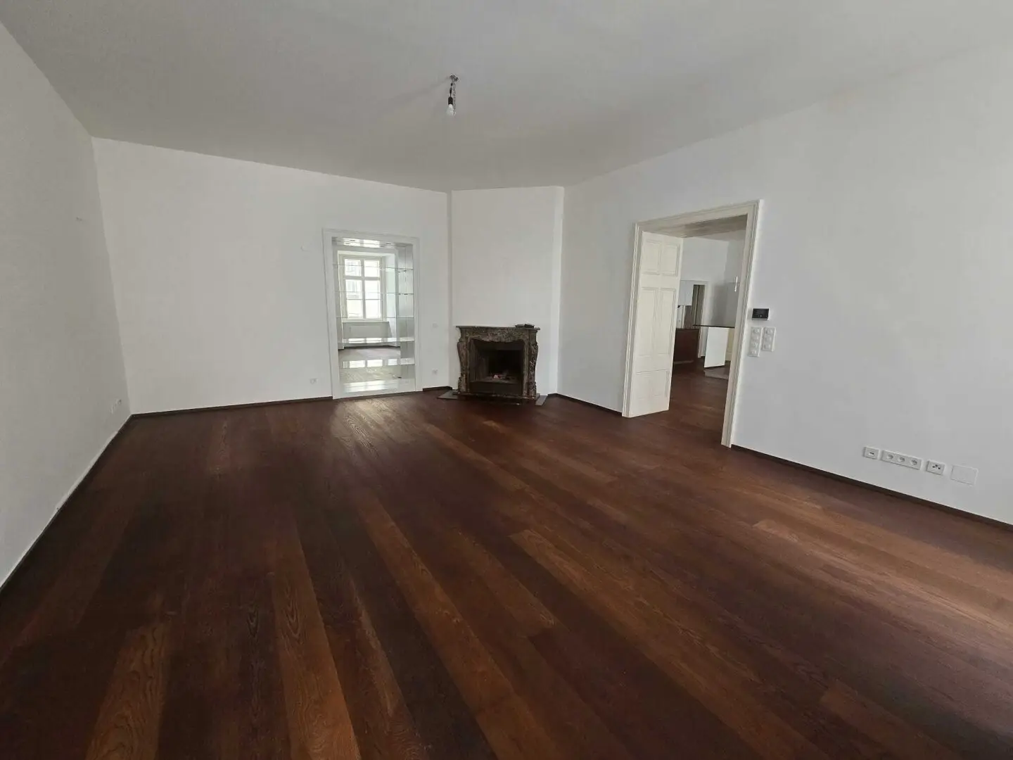 Büro - Ordination - Wohnen || Exklusive Etagenwohnung mit erlaubter gewerblicher Nutzung in absoluter Top-Lage