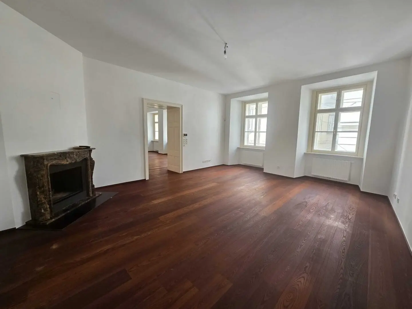 Büro - Ordination - Wohnen || Exklusive Etagenwohnung mit erlaubter gewerblicher Nutzung in absoluter Top-Lage