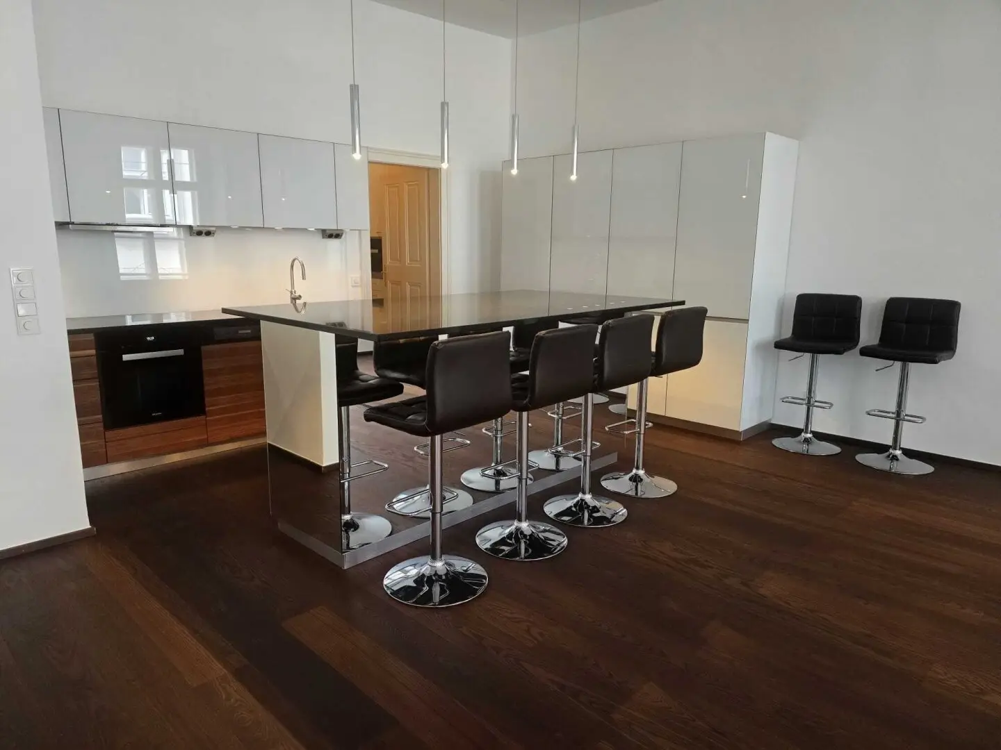 Zentrale Top-Lage - und doch ruhig || Exklusive Etagenwohnung mit idealem Grundriss