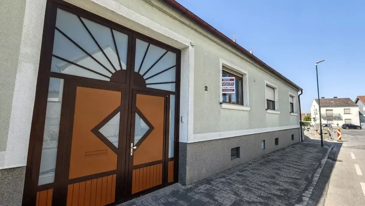 Spacious 147m² house with garden for residential and commercial use, balcony &amp; garage in Winden am See, Burgenland
