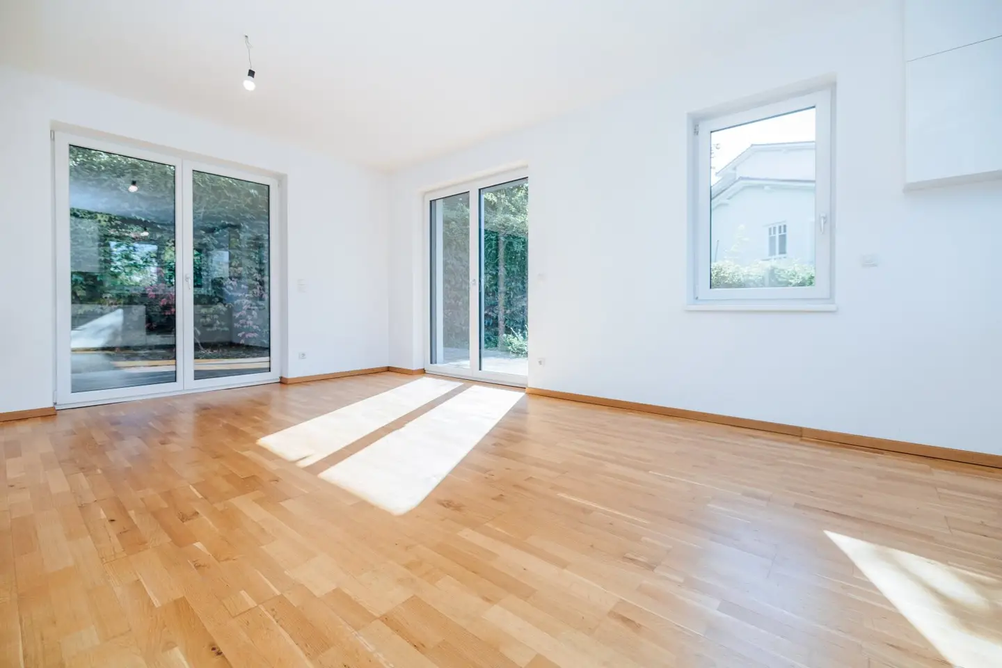 BEST LOCATION I TERRACE WITH GARDEN I UNDERGROUND GARAGE I UNDERFLOOR HEATING I ABSOLUTE QUIET I DIRECTLY AT LEONHARDBACH I PROJEKT WOHNEN
