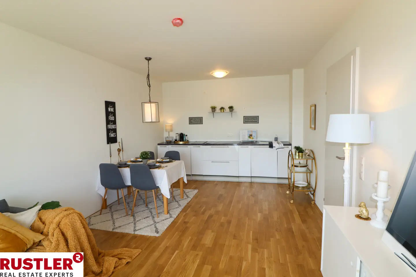 Bright new Wohnung directly by the river