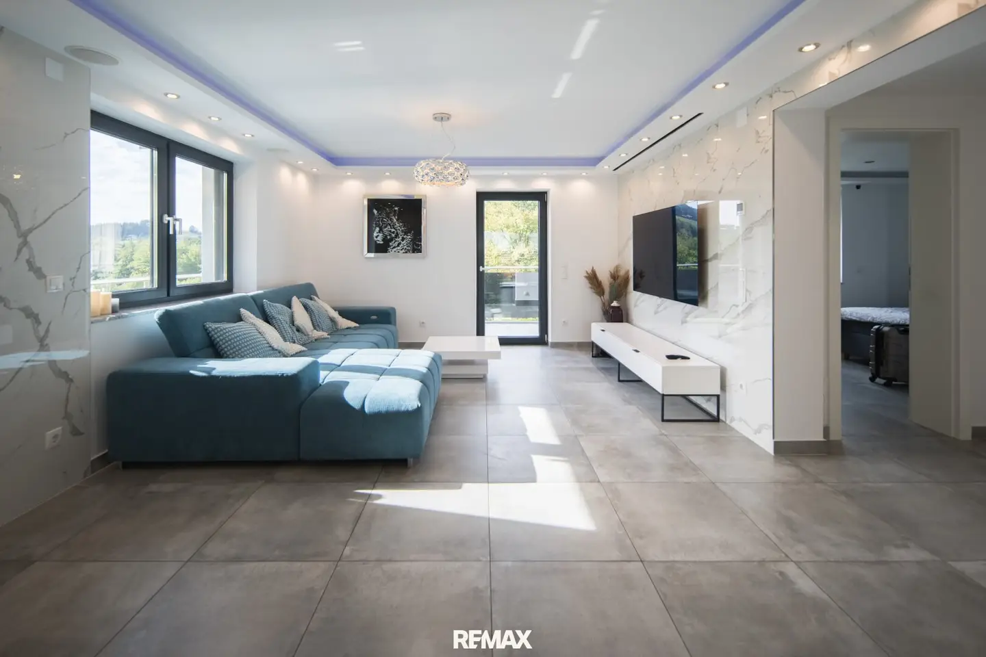 Families take note: Lovingly fully renovated house with separate barrier-free granny flat in Guggenthal – Primary school and kindergarten in 350 meters