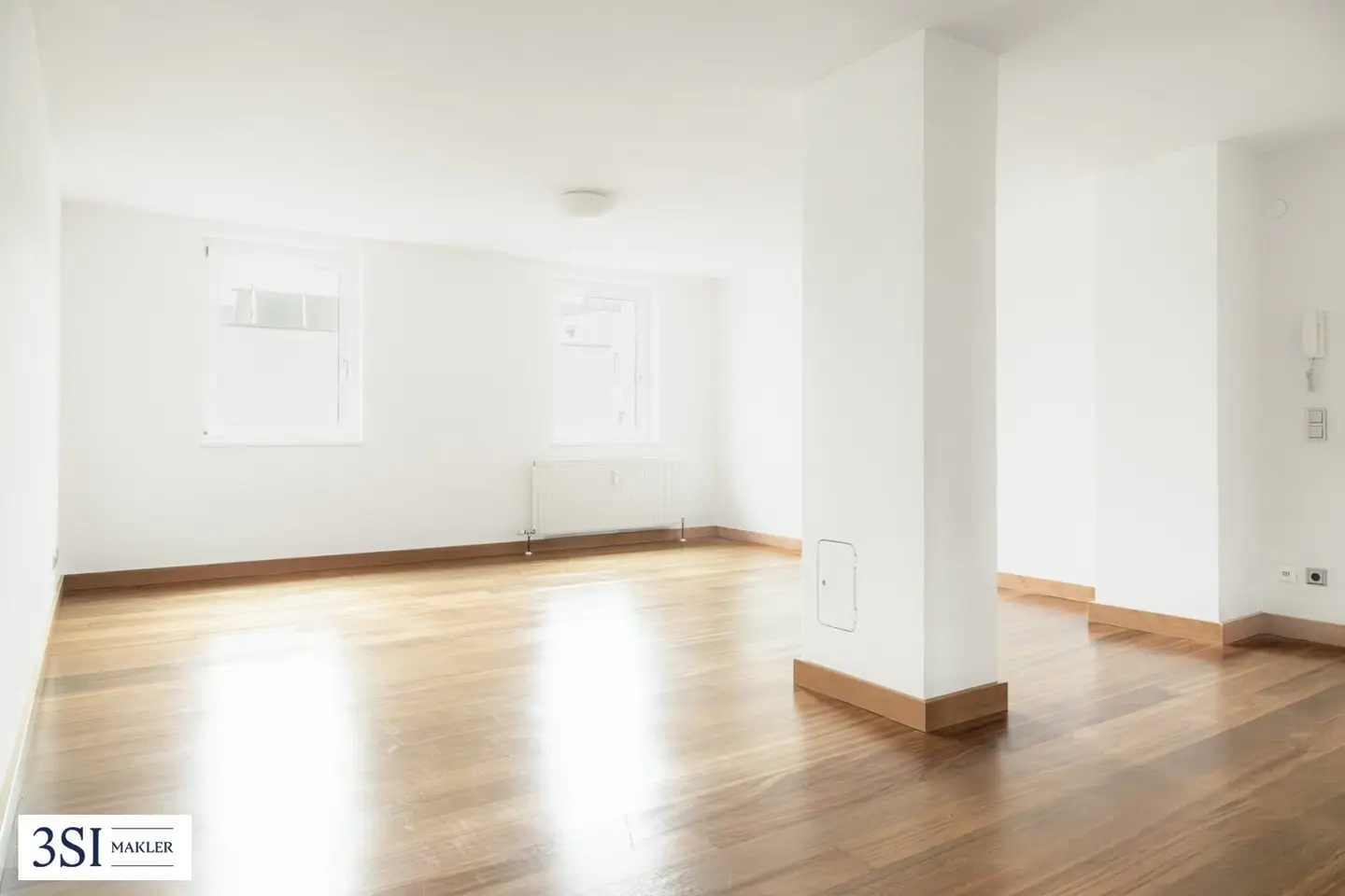 Attractive 2.5-room attic apartment in central city location