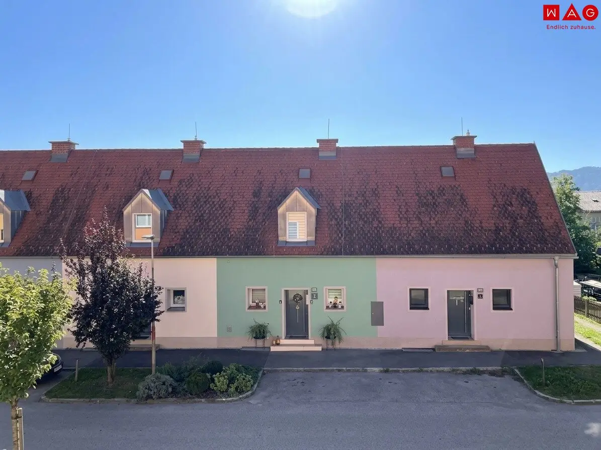 Sonnendurchflutete und ruhige Wohnung im 1. Obergeschoss !!!!!