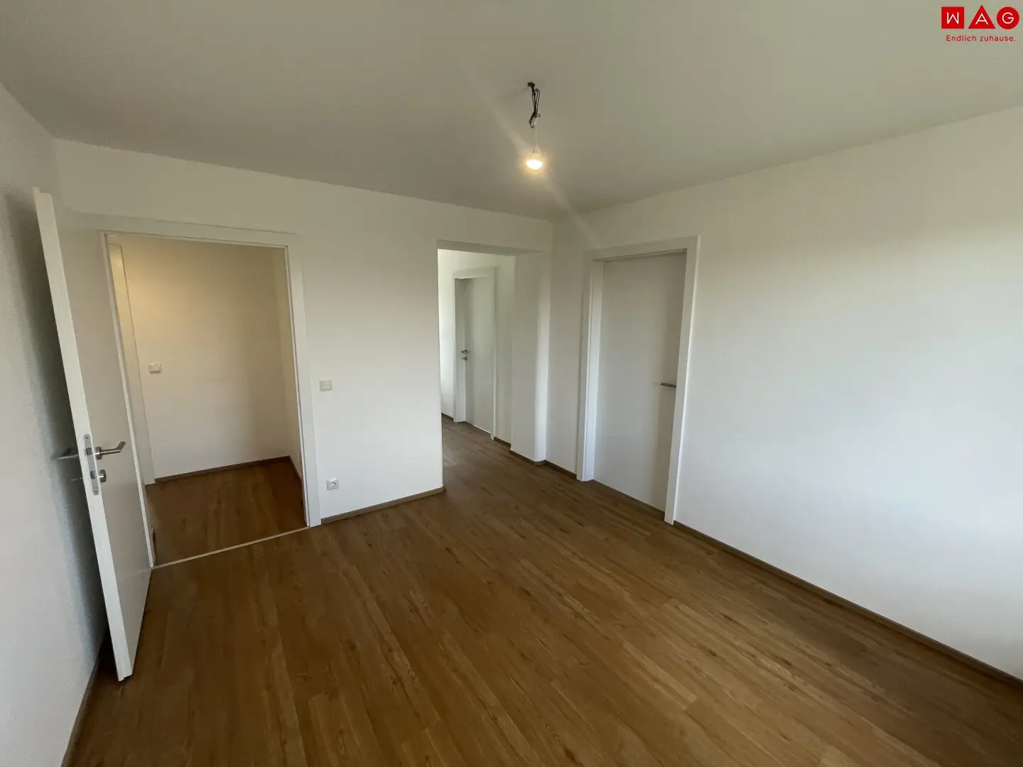 Sonnendurchflutete und ruhige Wohnung im 1. Obergeschoss !!!!!