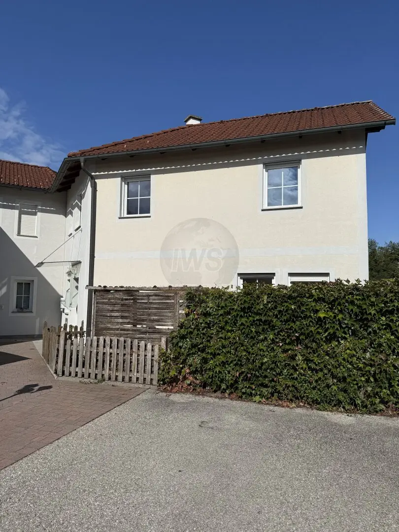 Beautiful spacious terraced house with pool