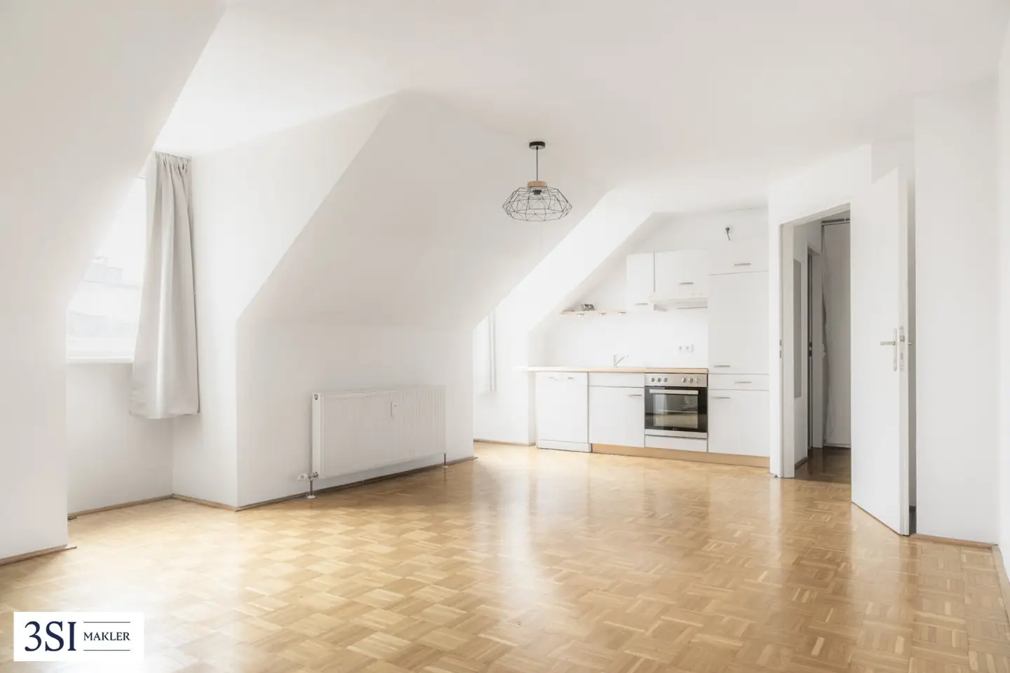 Cozy attic studio apartment in central city location