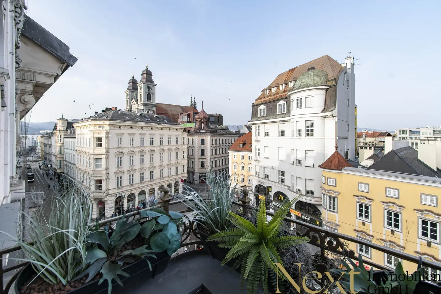 Stilvoll eingerichtete 2-Zimmer-Wohnung mit Balkon am Taubenmarkt an der Landstraße zu vermieten!