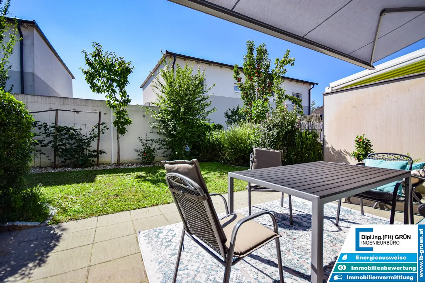 Modern wohnen in Straßham – Doppelhaushälfte - privater Garten