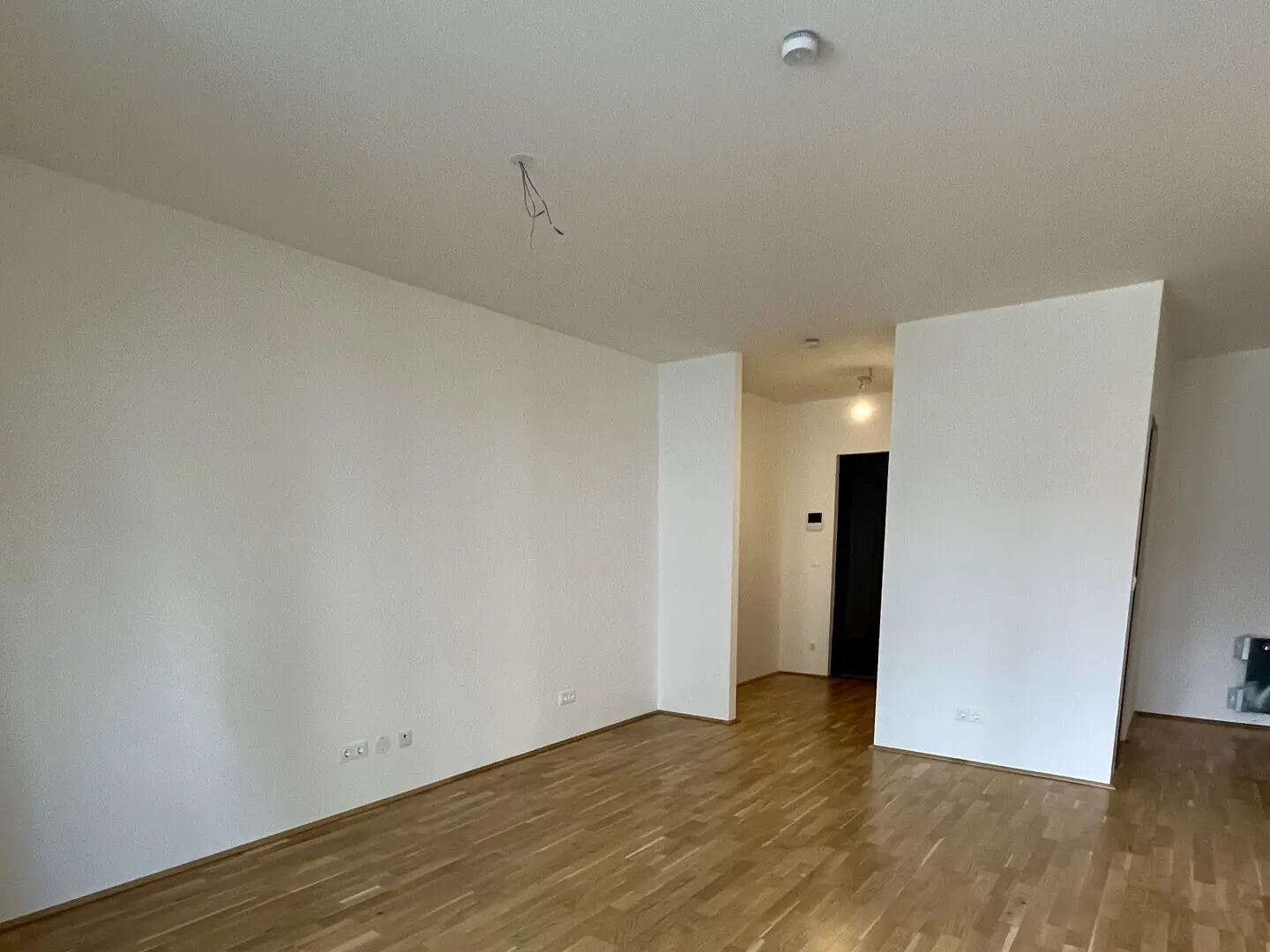 Erstbezug Wohnung mit Balkon und Freiraum